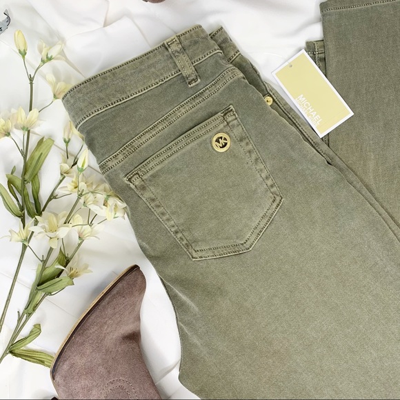 Michael Kors Izzy Skinny Mid Rise Jeans - Picture 4 of 15